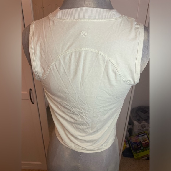 Lululemon Cinch Me Up Front Tank in Springtime size 4 - Picture 2 of 9